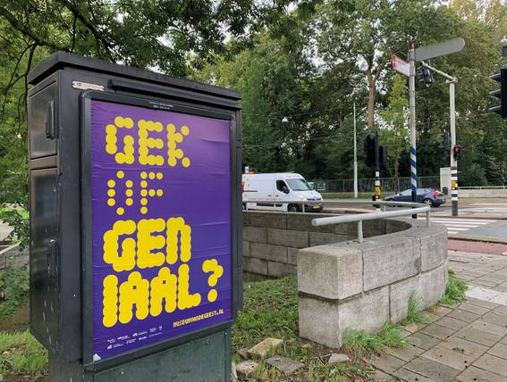 Foto affiche Museum van der Geest tekst Gek of Geniaal